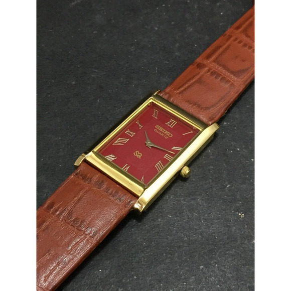 Vintage Style Seiko Quartz Mens Gold Watch & Red accents W/ Leather Strap - Picture 5 of 7
